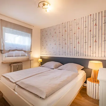 Haus Alleestrasse 1 * Бюзум